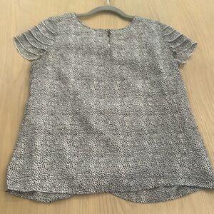 Banana Republic Key-Hole Cap Sleeve Top Black & White Animal Print Size 10